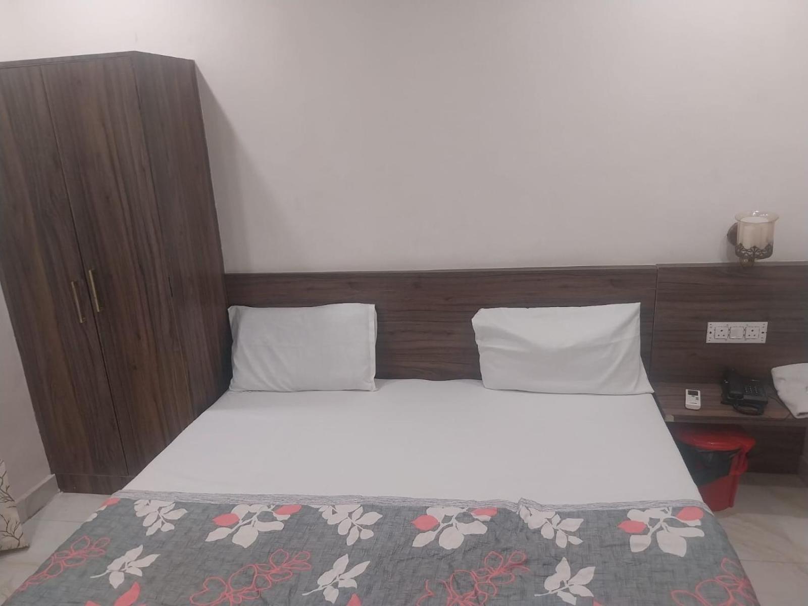 Hotel Rovers Inn アムリトサル 部屋 写真